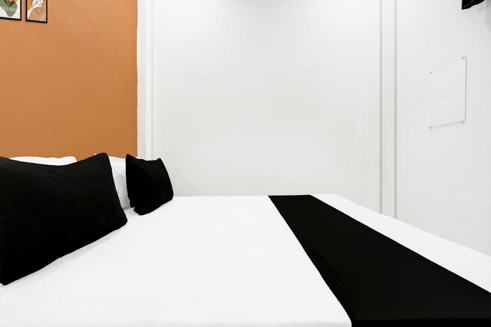 Spot On Ns Hotel And Restaurant 坎普尔 外观 照片